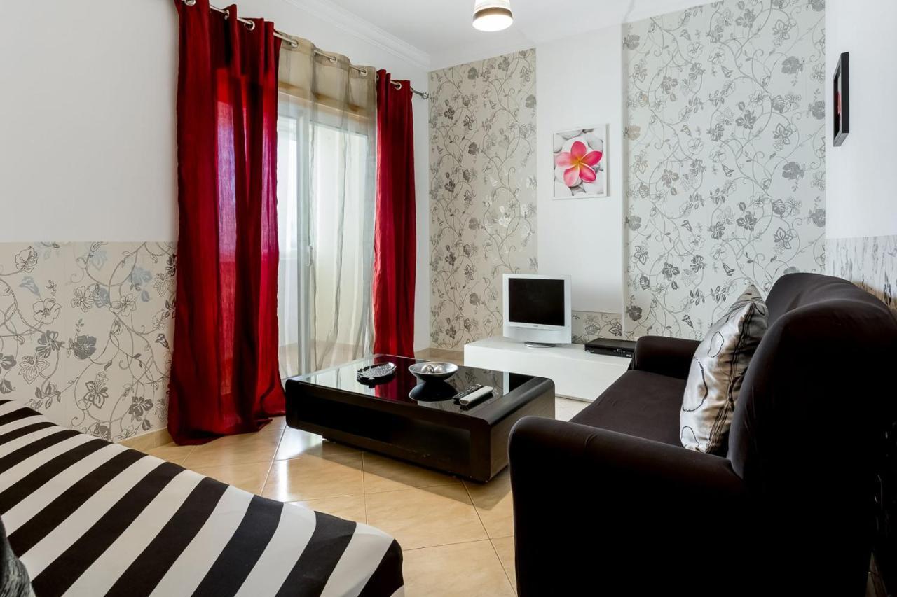 Spacious 2 Bdr Apartment W/ Patio By Lovelystay アルマカオ・デ・ペラ エクステリア 写真