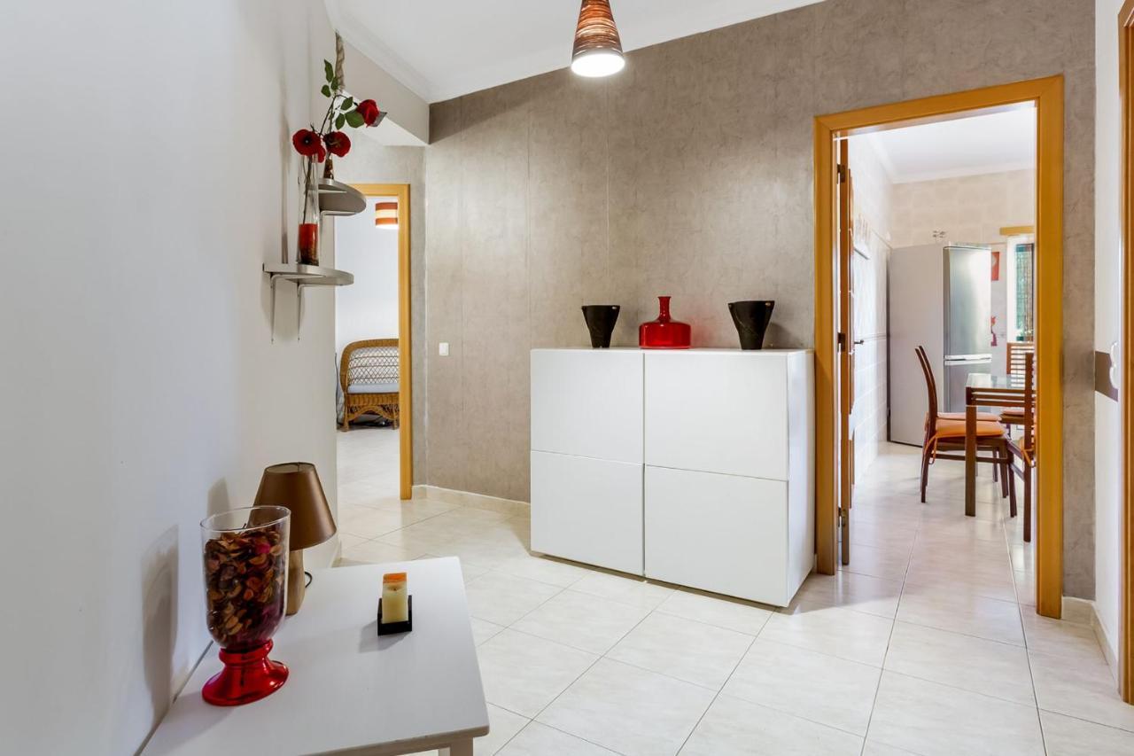 Spacious 2 Bdr Apartment W/ Patio By Lovelystay アルマカオ・デ・ペラ エクステリア 写真